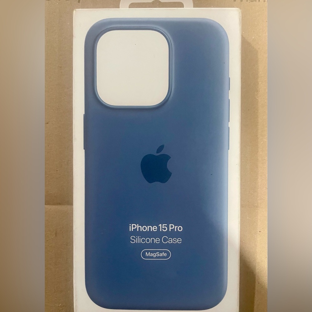 Apple iPhone 15 Pro Silicone Case - Winter Blue